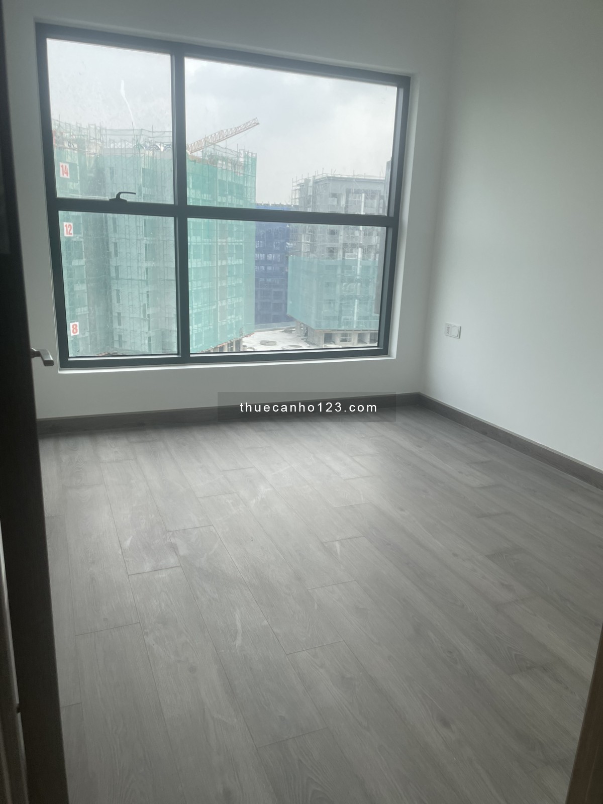 Deal hời giá thuê chỉ 13tr/th bao phí quản lý khu Diamond Alnata Celadon City Tân Phú.