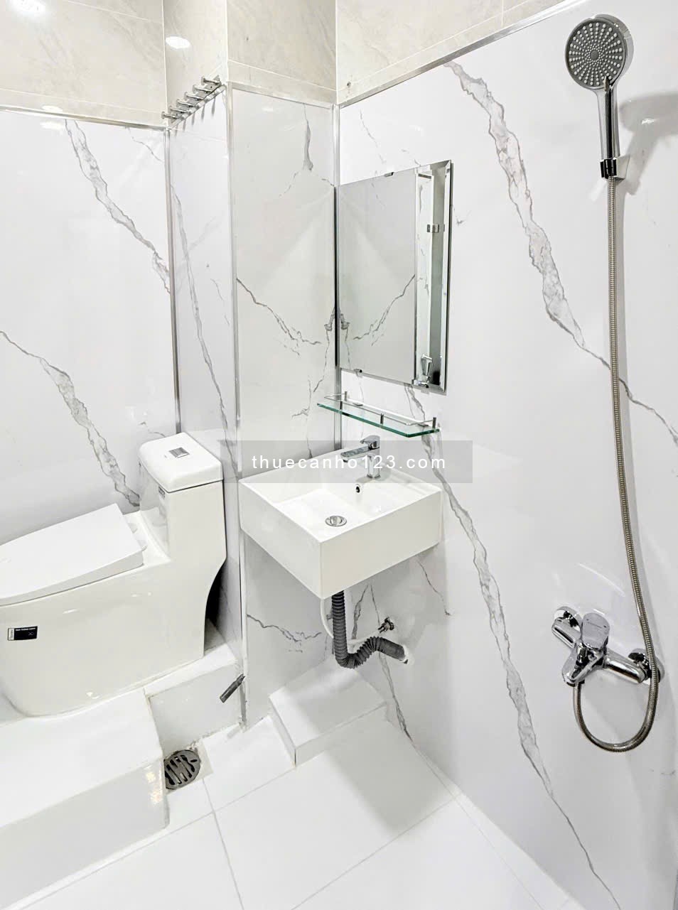 1Pn tách bếp, 1phòng ăn, full nội thất, tone trắng, máy giặt riêng, thuận tiện đi lại Q1,2,3, PN