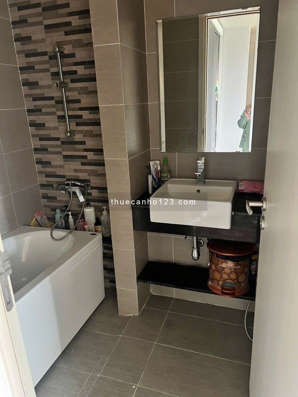 Mình cần Cho thuê căn hộ Krista - 2PN, 2WC, 80m2, full NT giá thuê chỉ từ 12tr/tháng