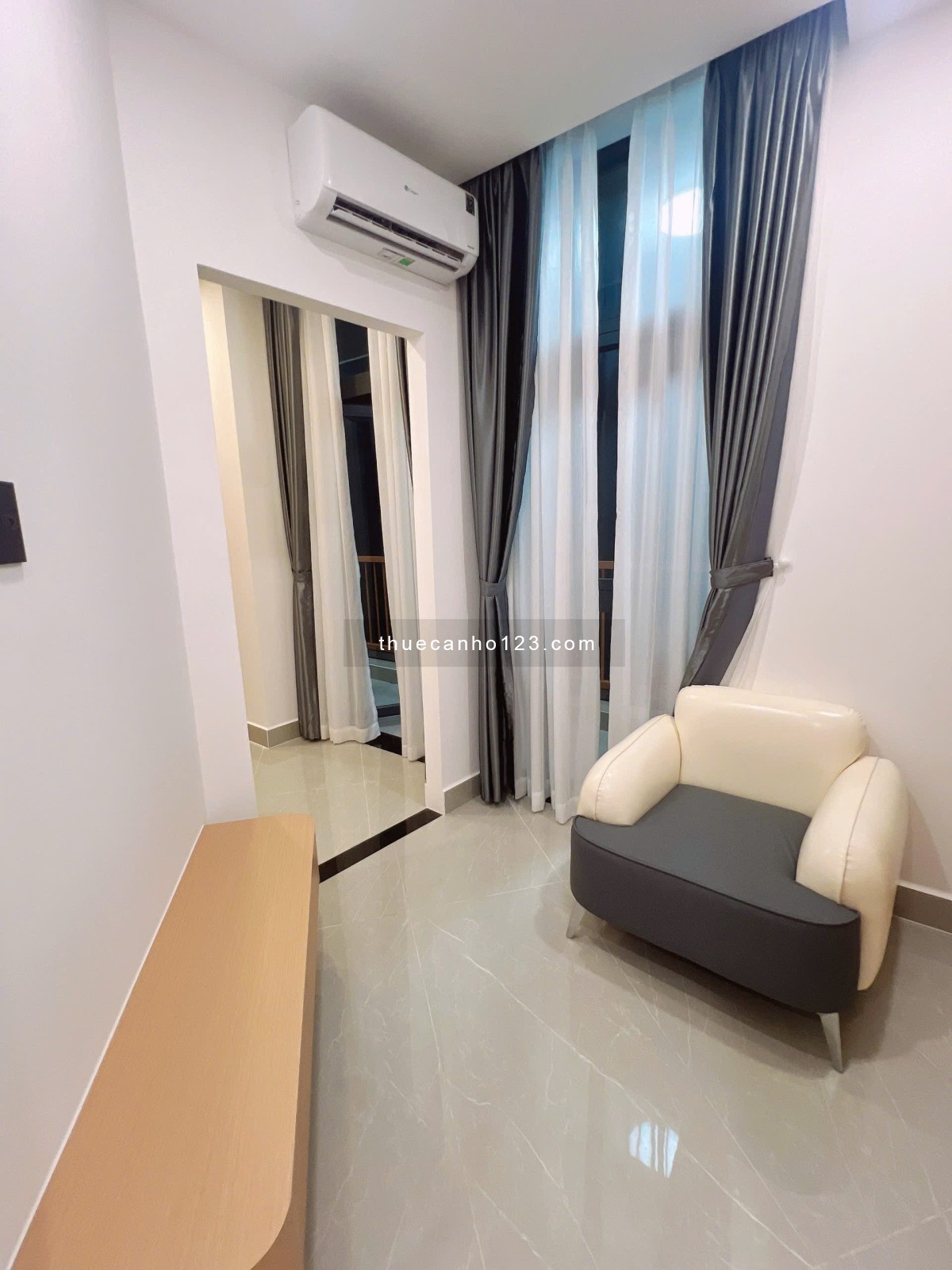 1Pn tách bếp, ban công, full nội thất, thiết kế tiện lợi, khu dân trí cao, máy giặt riêng gần PN, GV