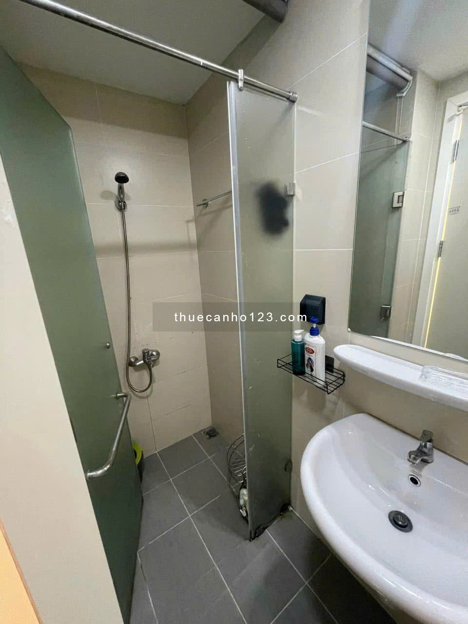 Screc Tower, Trường Sa, p12, Quận 3: 57m2, 1PN, 1WC, Nội thất, 10tr5/th