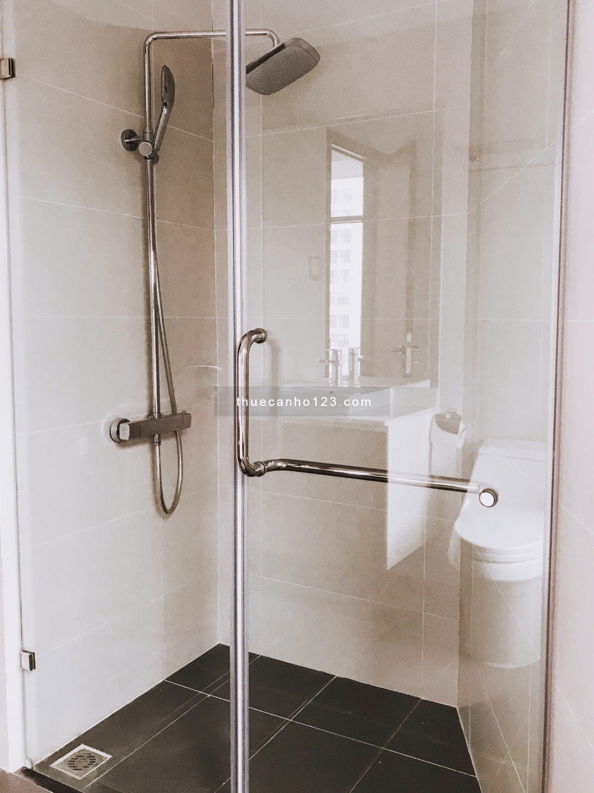 Cho thuê căn hộ full nội thất – Discovery Cầu Giấy