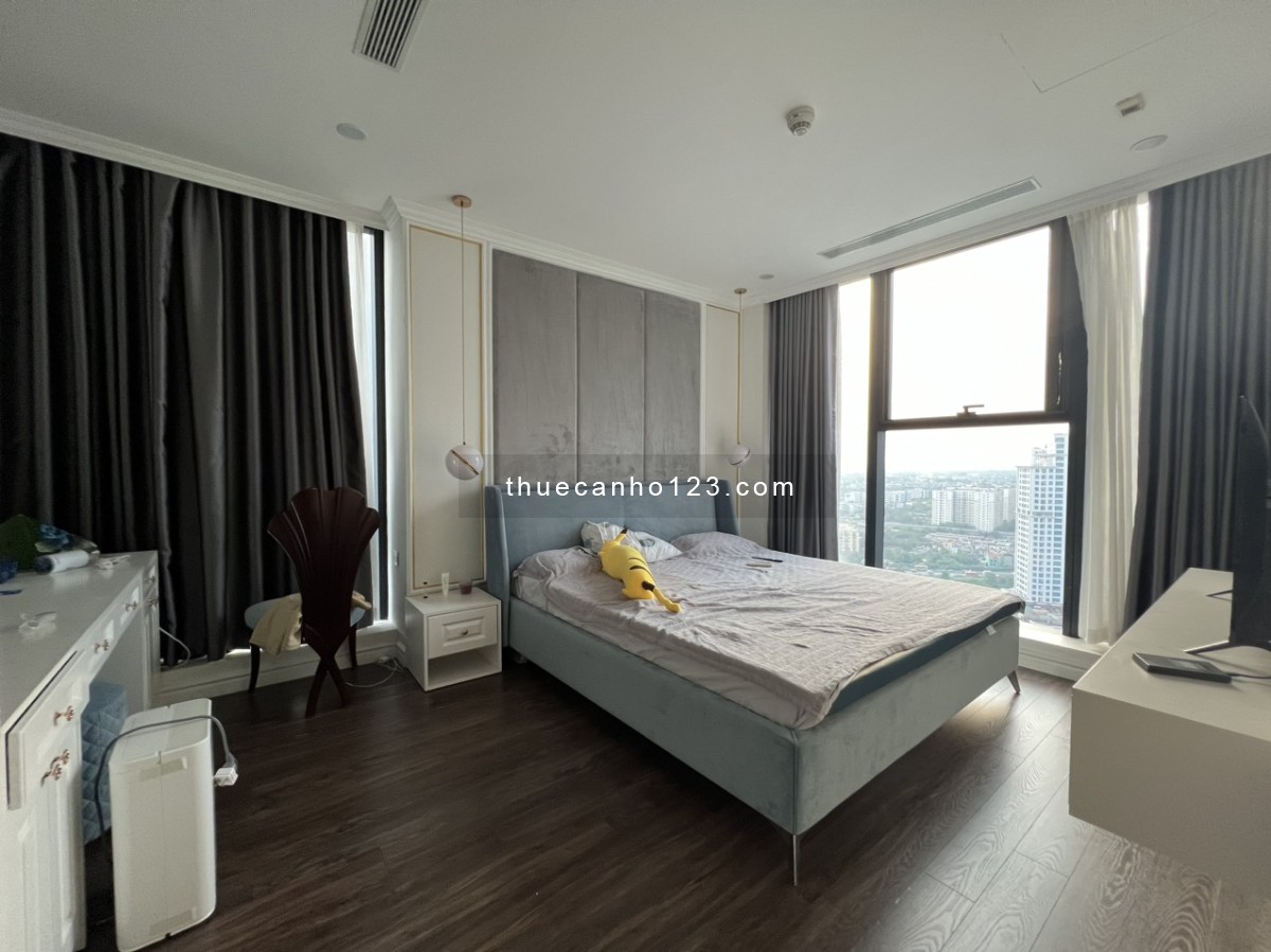 Cho thuê Căn 3 ngủ - Full đồ rời - Sunshine City - Tầng cao trung - View Sân Golf