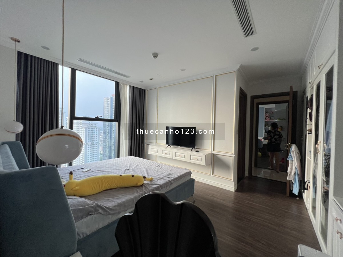 Cho thuê Căn 3 ngủ - Full đồ rời - Sunshine City - Tầng cao trung - View Sân Golf