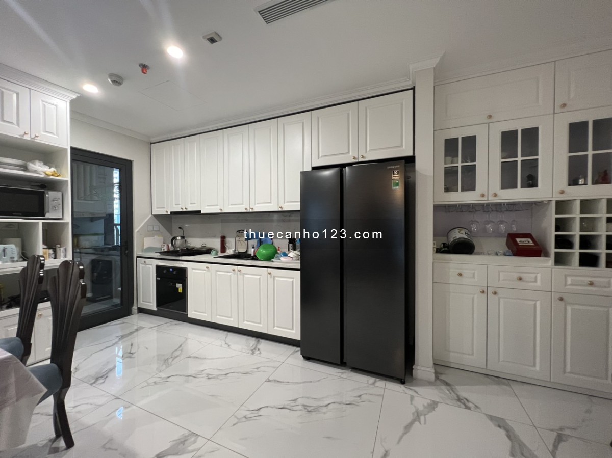 Cho thuê Căn 3 ngủ - Full đồ rời - Sunshine City - Tầng cao trung - View Sân Golf