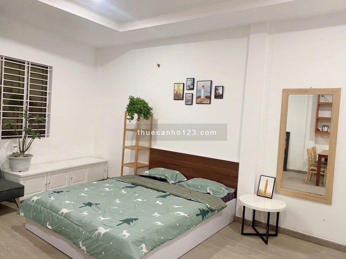 STUDIO 1Pn ban công ngay trung tâm, Full nội thất, sàn gỗ, máy giặt riêng, thuận tiện đi lại Q1,3,PN