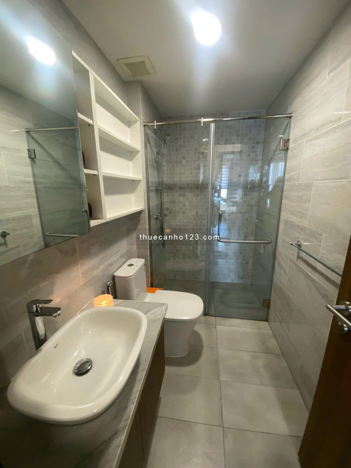 Căn hộ cho thuê tại The Prince Residence Quận Phú Nhuận: 94m2, 3pn, 2wc, Nội thất đầy đủ, ở liền
