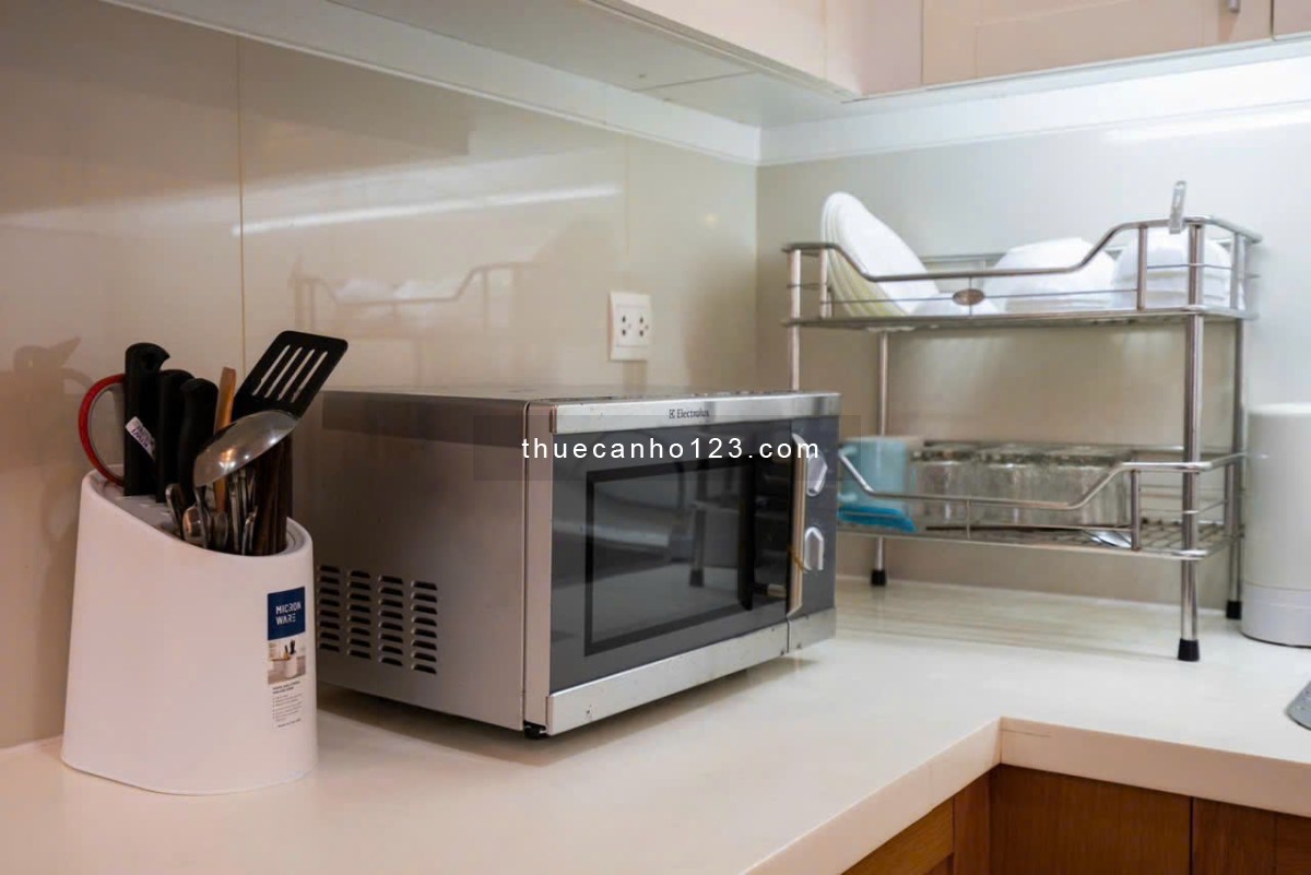 Mời thuê chung cư Terra Royal, quận 3, 60m2, 2PN, 1WC, giá 23tr.