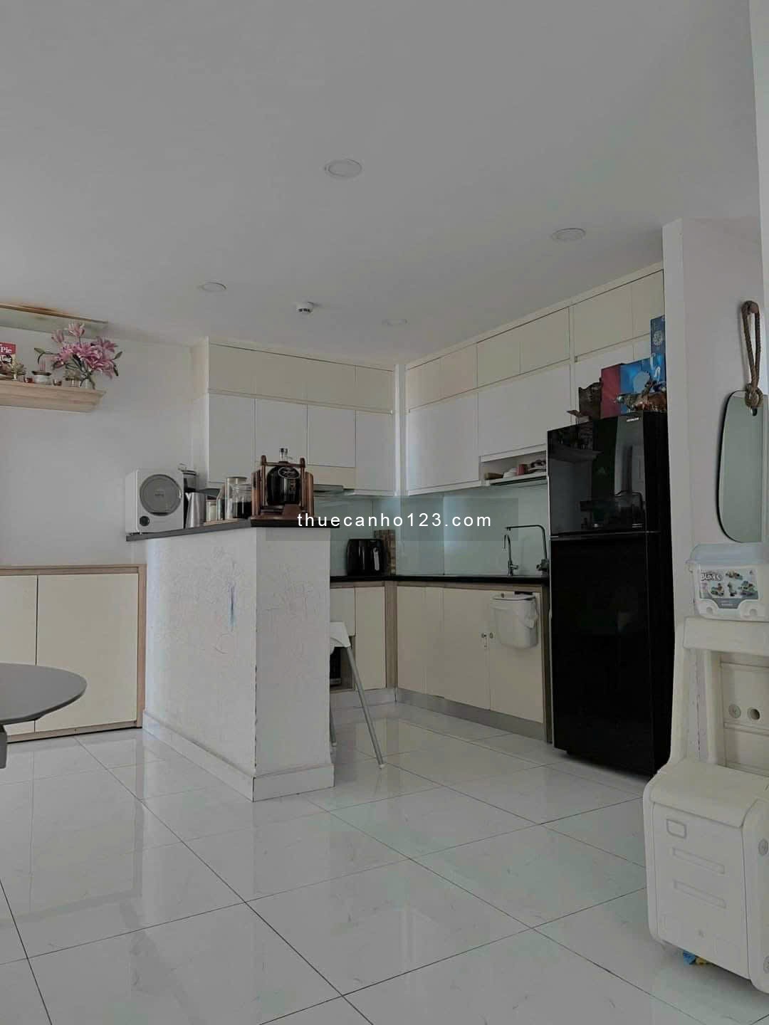 Chung cư Hoa Sen, Lạc Long Quân, Q11: 70m2, 2p ngủ,11tr/th, Bancong.