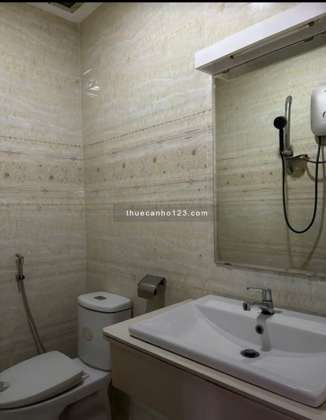 CHCC Screc Tower, Trường Sa, Q3: 55m2+ có Nt giá 10tr5/th