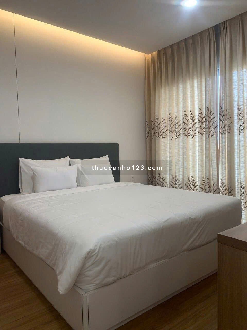 Chung cư Resgreen, Thoại Ngọc Hầu, TP: 2p ngủ, nội thất, 70m2, 11tr5