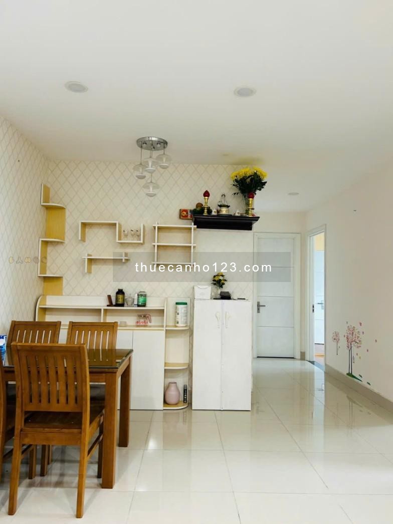 C/c Saigon Tower, Thoại Ngọc Hầu, Tân Phú : 2p ngủ,69m2, 8tr/th