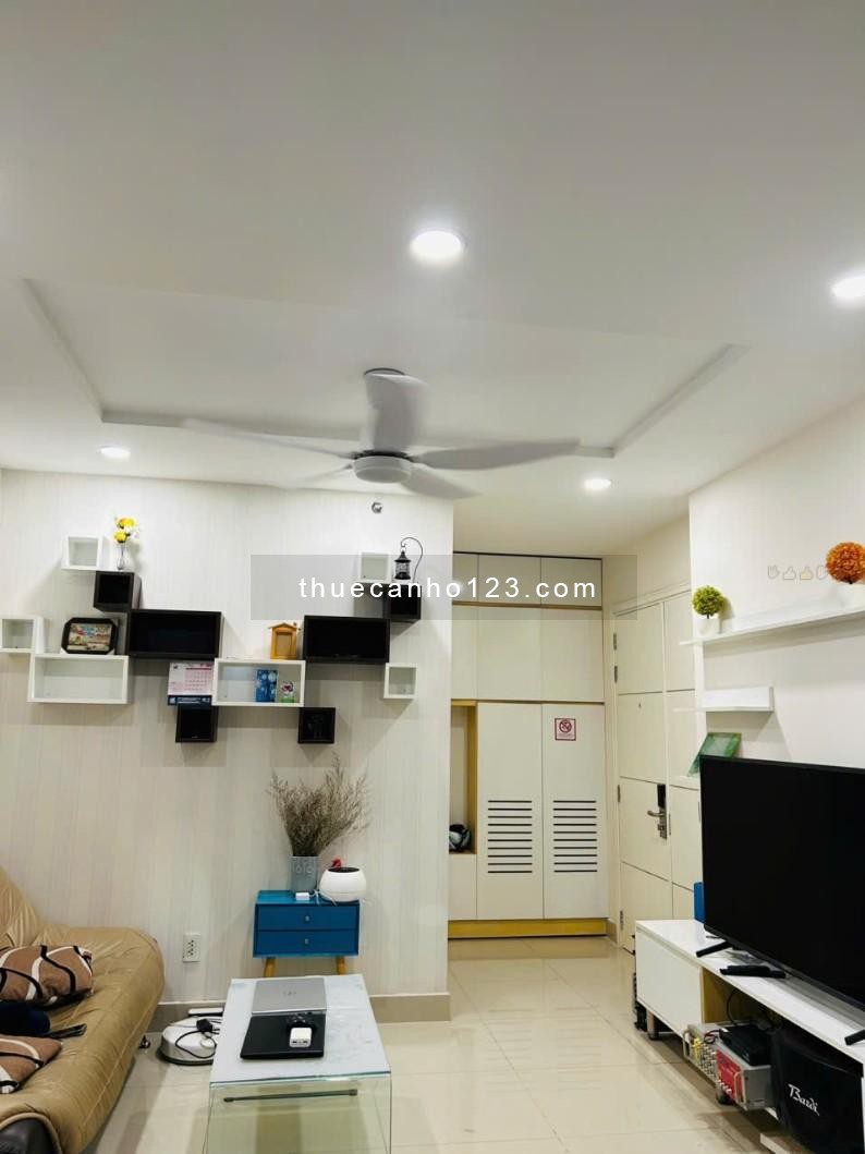 C/c Saigon Tower, Thoại Ngọc Hầu, Tân Phú : 2p ngủ,69m2, 8tr/th