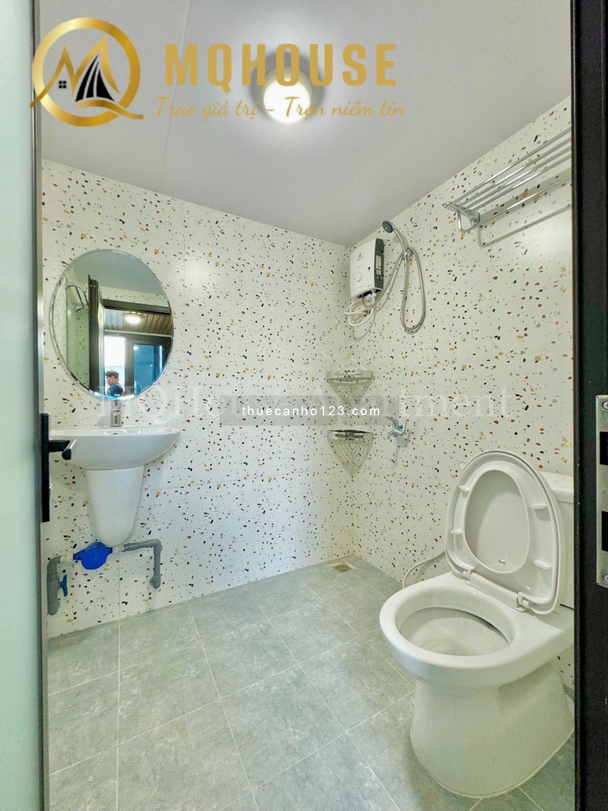 Căn hộ có gác 50m2 cực xịn xò cho nhiều ng ở, ban công view đẹp ngay giữa trung tâm Tân bình