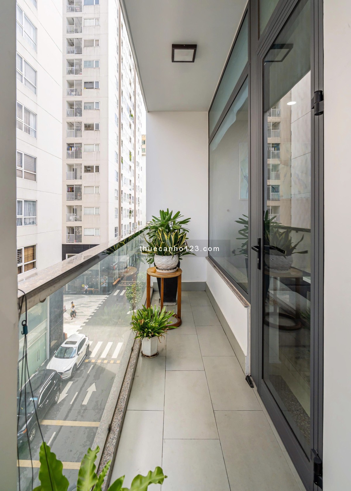 Căn hộ cao cấp full nội thất , có nhận ngắn hạn , ngay giữa trung tâm TânBình tiện qua các quận khác