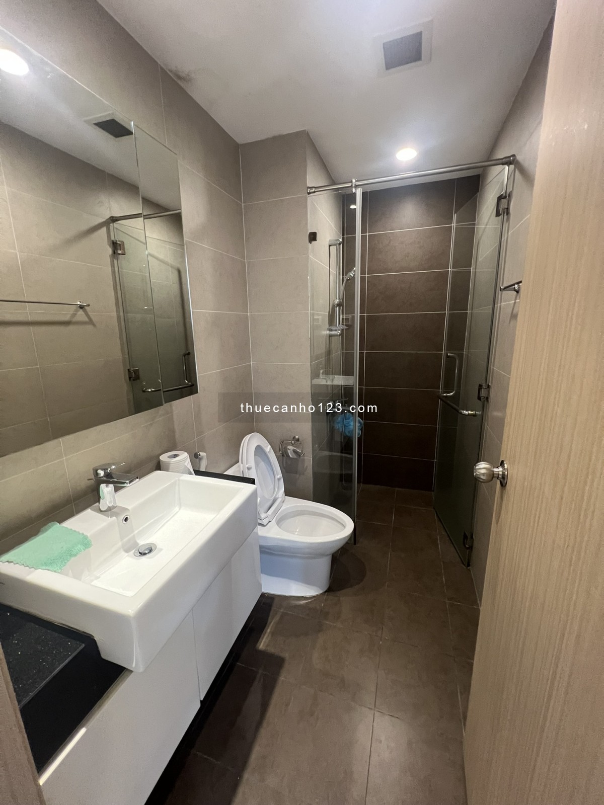 Cho thuê Sky Center Tân Bình: 74m2, 2pn, 2wc, Nội thất đầy đủ, ở liền. LH: 0981170149 Mr Văn