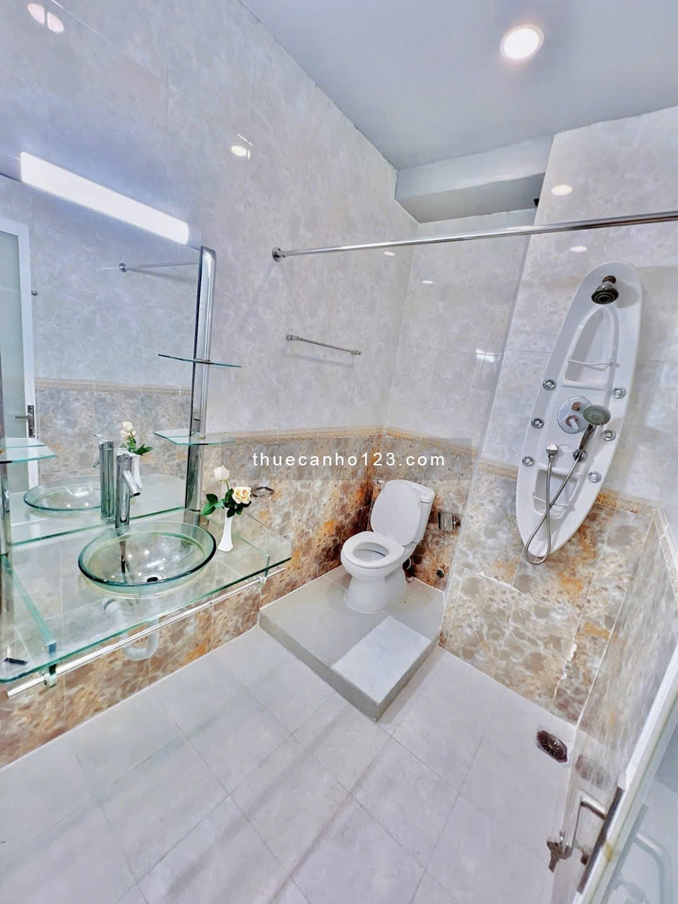  Căn hộ dịch vụ cửa sổ thoáng lớn - full nội thất - trống sẵn gần ngay trung tâm quận 1