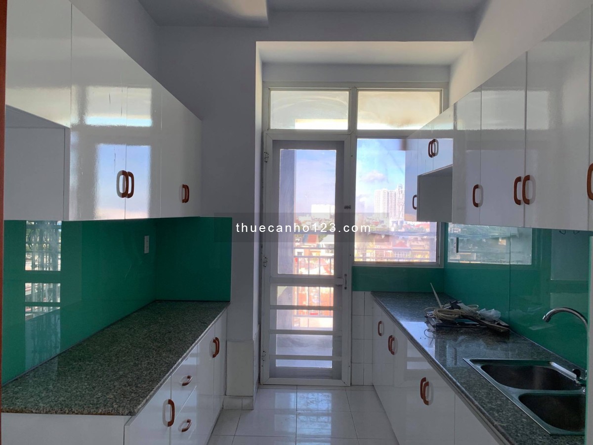 Cần cho thuê gấp căn hộ 51F Chánh Hưng Q8, Dt 77m2, 2 phòng ngủ, nhà có nội thất cơ bản, nhà rộng