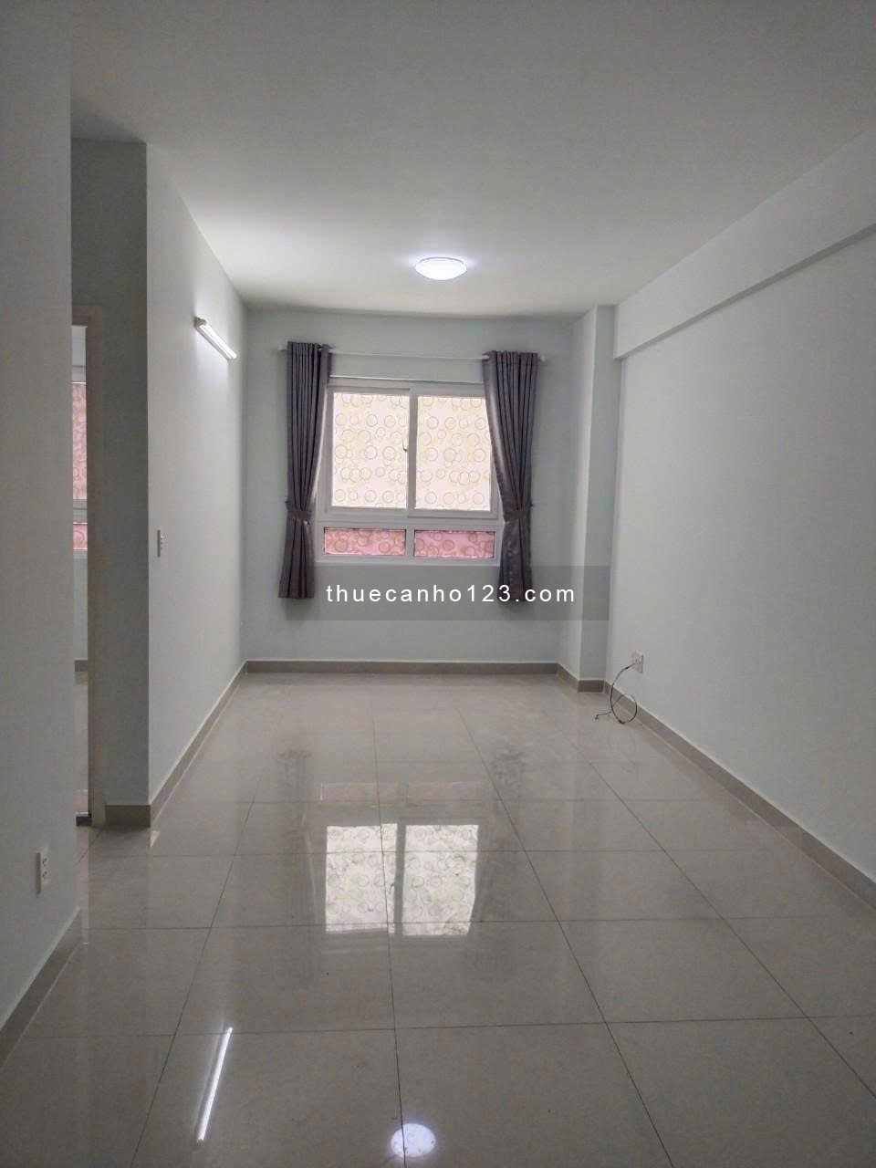 Thuê ngay căn 70m2 2pn 2wc có 2 máy lạnh rèm chỉ 9 triệu/ tháng ngay cầu nguyễn tri phương Quận 5