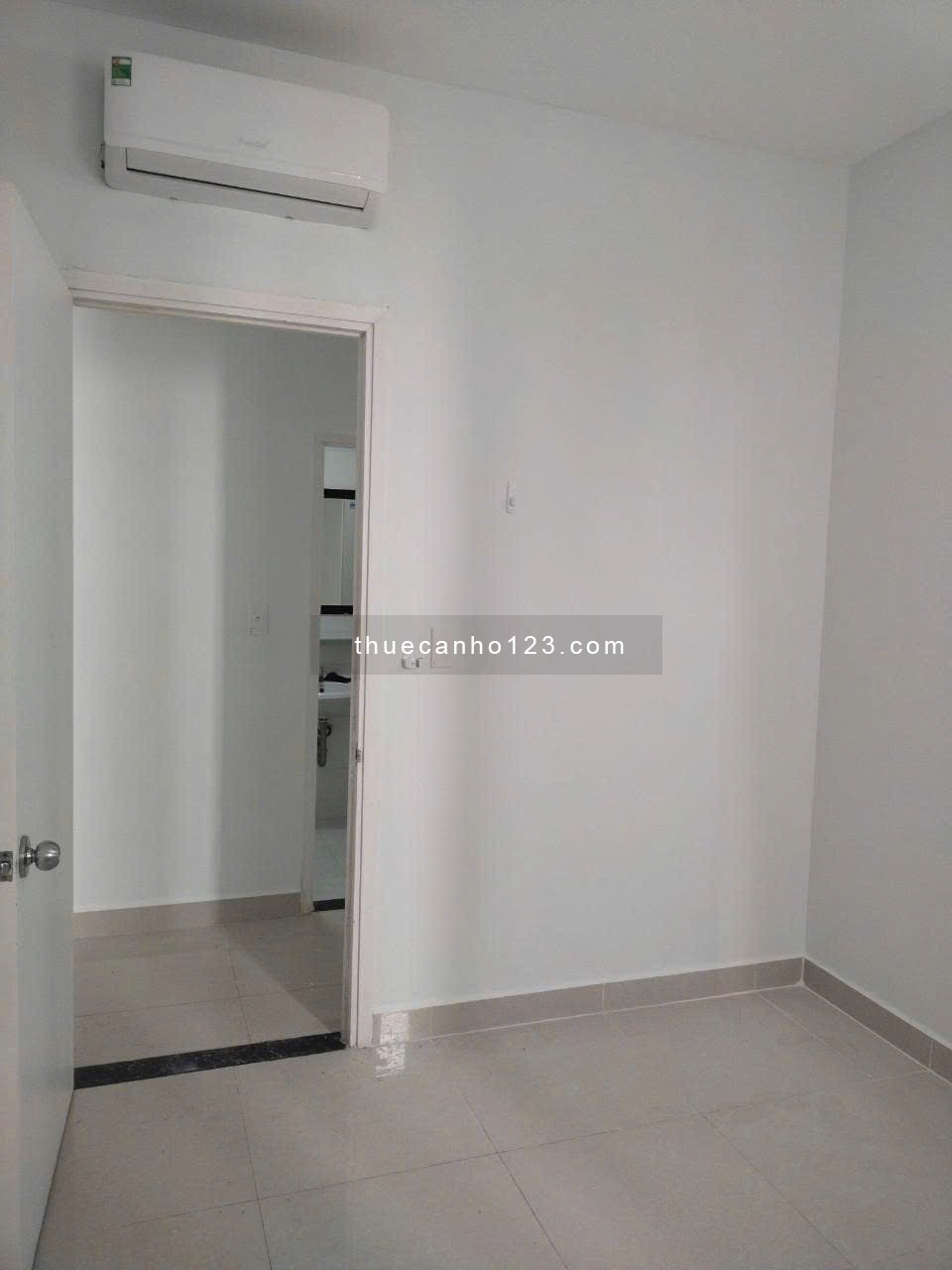 Thuê ngay căn 70m2 2pn 2wc có 2 máy lạnh rèm chỉ 9 triệu/ tháng ngay cầu nguyễn tri phương Quận 5