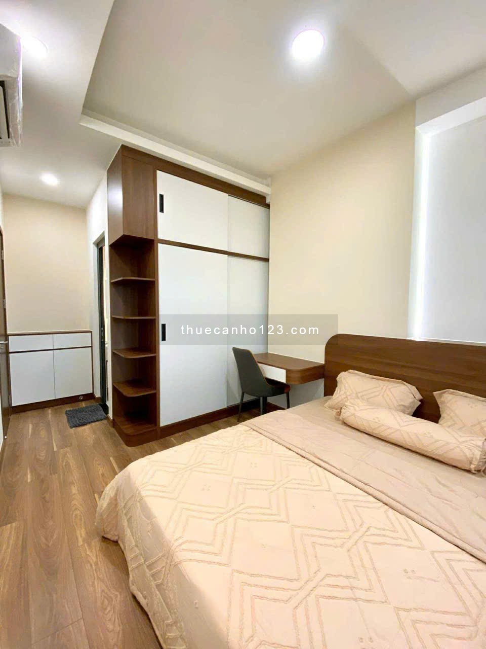 Cho thuê căn góc 80m2 2pn 2wc có 2 máy lạnh, rèm, giàn phơi, tủ lạnh, chỉ 11tr full nội thất 13tr