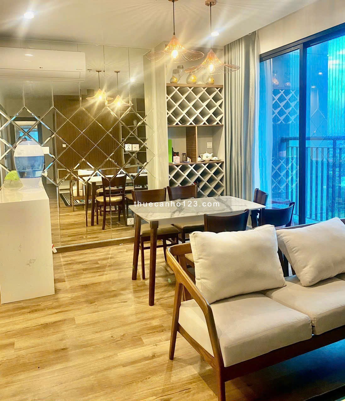 Cho thuê căn hộ góc 2PN+ 69m2 Vinhomes Grand Park Quận 9. Full nội thất, Nhà đẹp, Ở ngay.