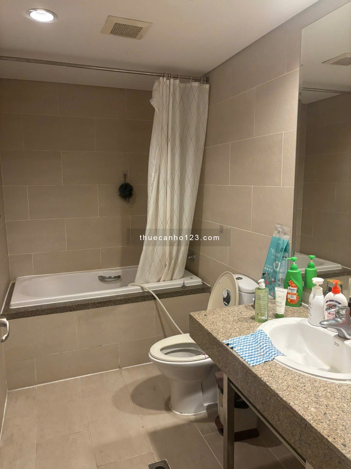 Chung cư PN Techcons, Hoa Sứ, PN: 16tr5/th, 2p ngủ, ban công, 92m2.