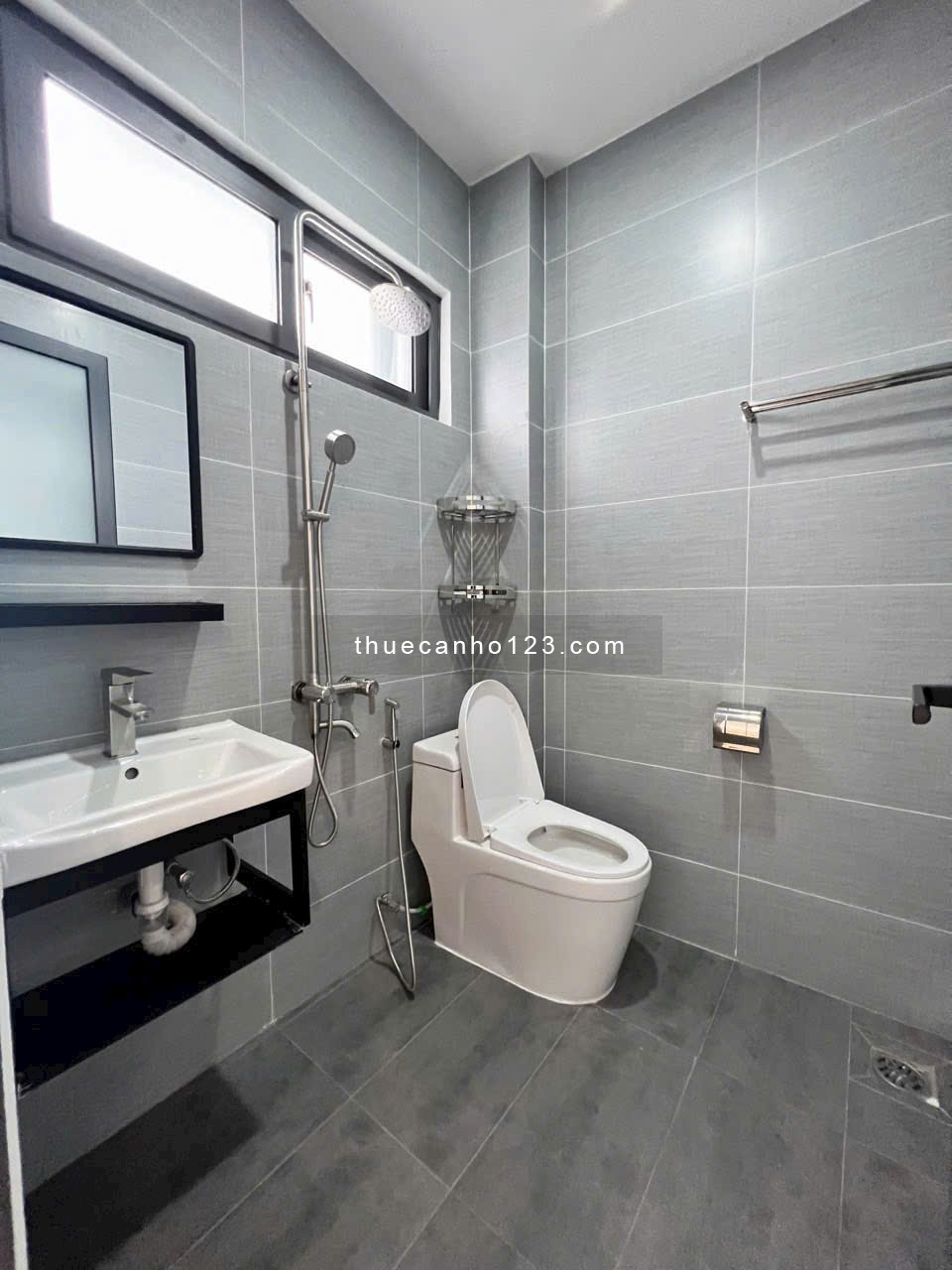 ️️Studio Cửa sổ lớn - Full Nội Thất - Thang Máy - Gần chợ Hoàng Hoa Thám - Nhà ga T3