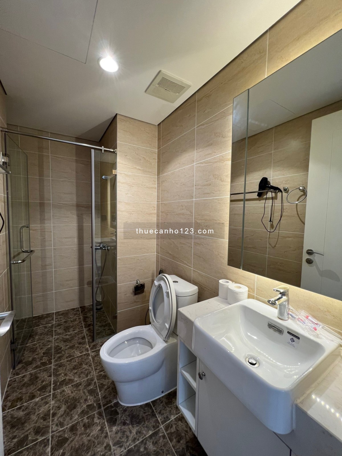 BQL thông báo quỹ căn cho thuê giá tốt tại D'Capitale Trần Duy Hưng giá thuê từ 13tr. LH 0939842333