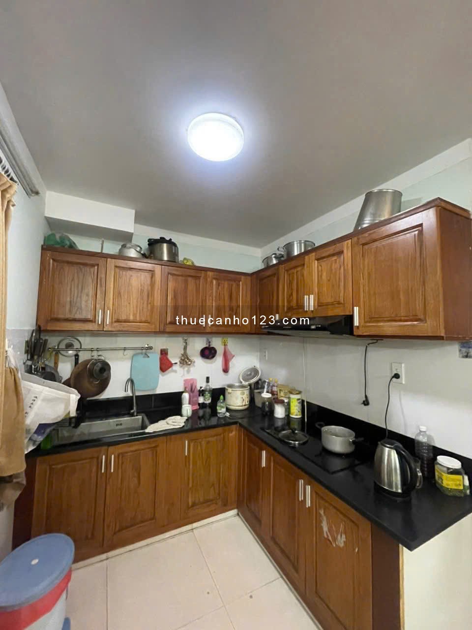 Chung cư Trần Nhuật Duật, Quận 1: 2p ngủ rộng, full nội thất, 12tr/th