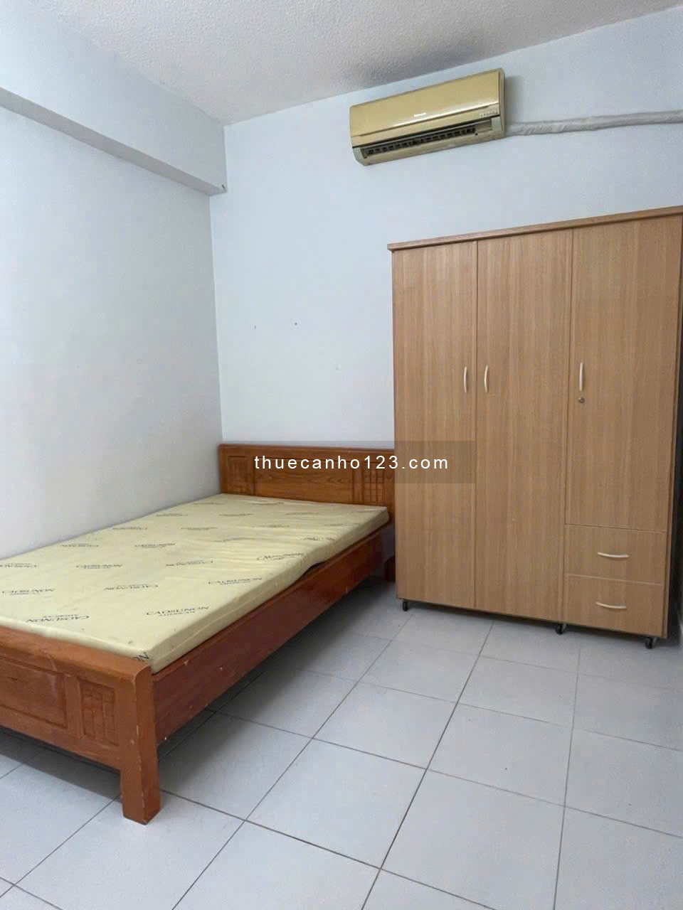 Chung cư Trần Nhuật Duật, Quận 1: 2p ngủ rộng, full nội thất, 12tr/th