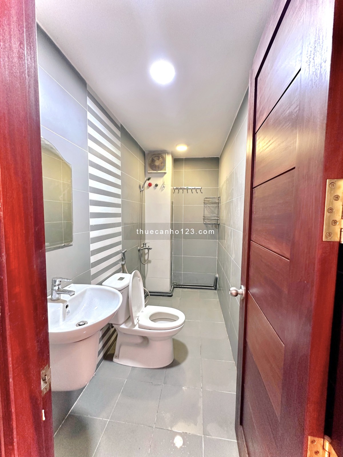 Căn Hộ Ban Công Full Nội Thất Siêu Xinh, Trống Sẵn