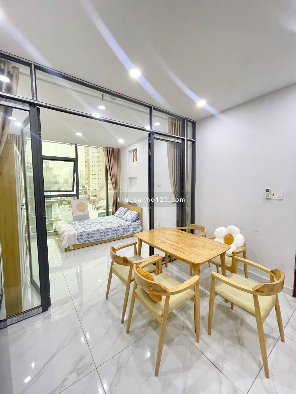 Căn Hộ 1PN Tách Bếp View Kính Có Thang Máy Gần Ngã Tư Bảy Hiền