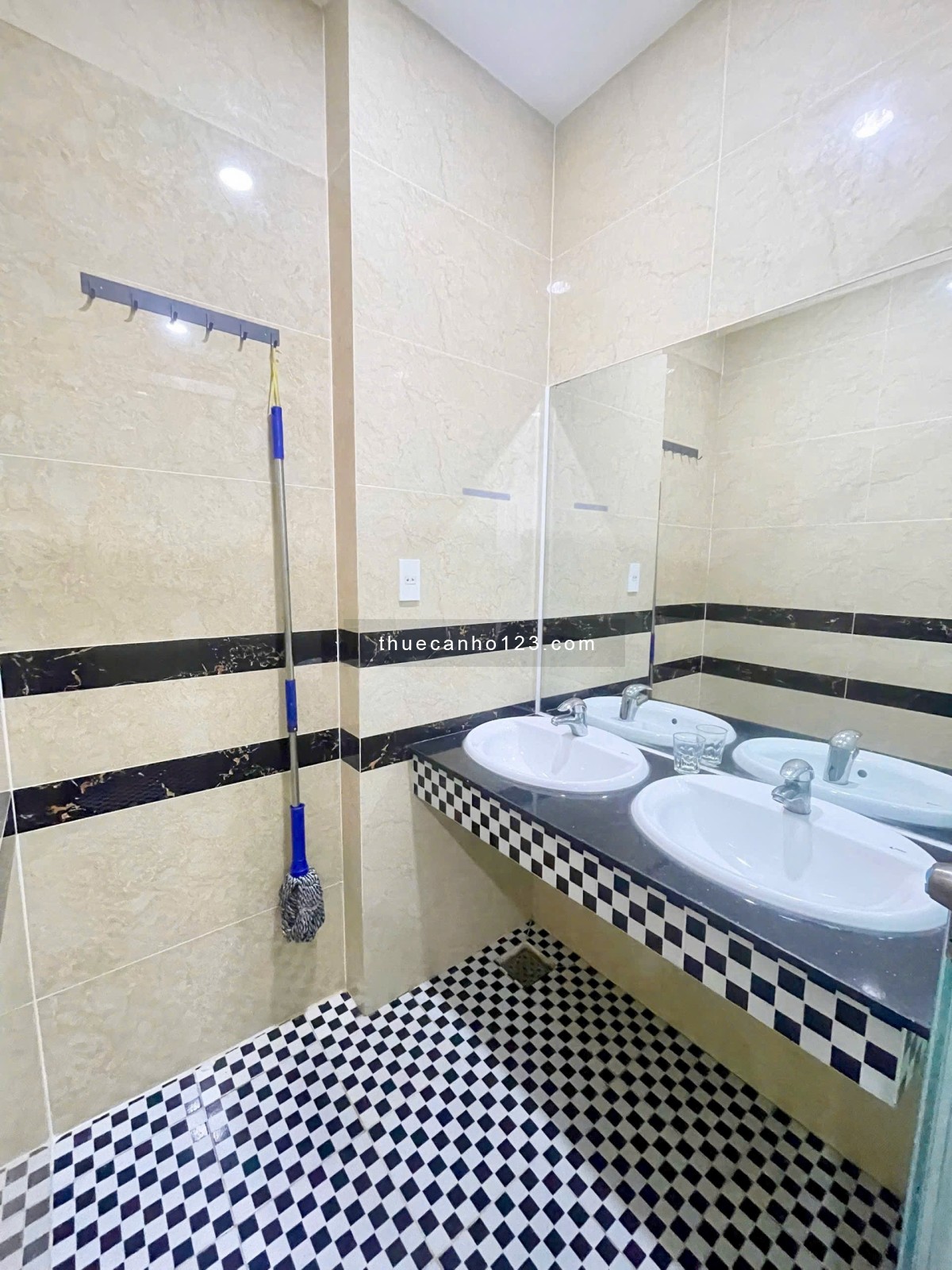 Căn Hộ 1PN Tách Bếp View Kính Có Thang Máy Gần Ngã Tư Bảy Hiền