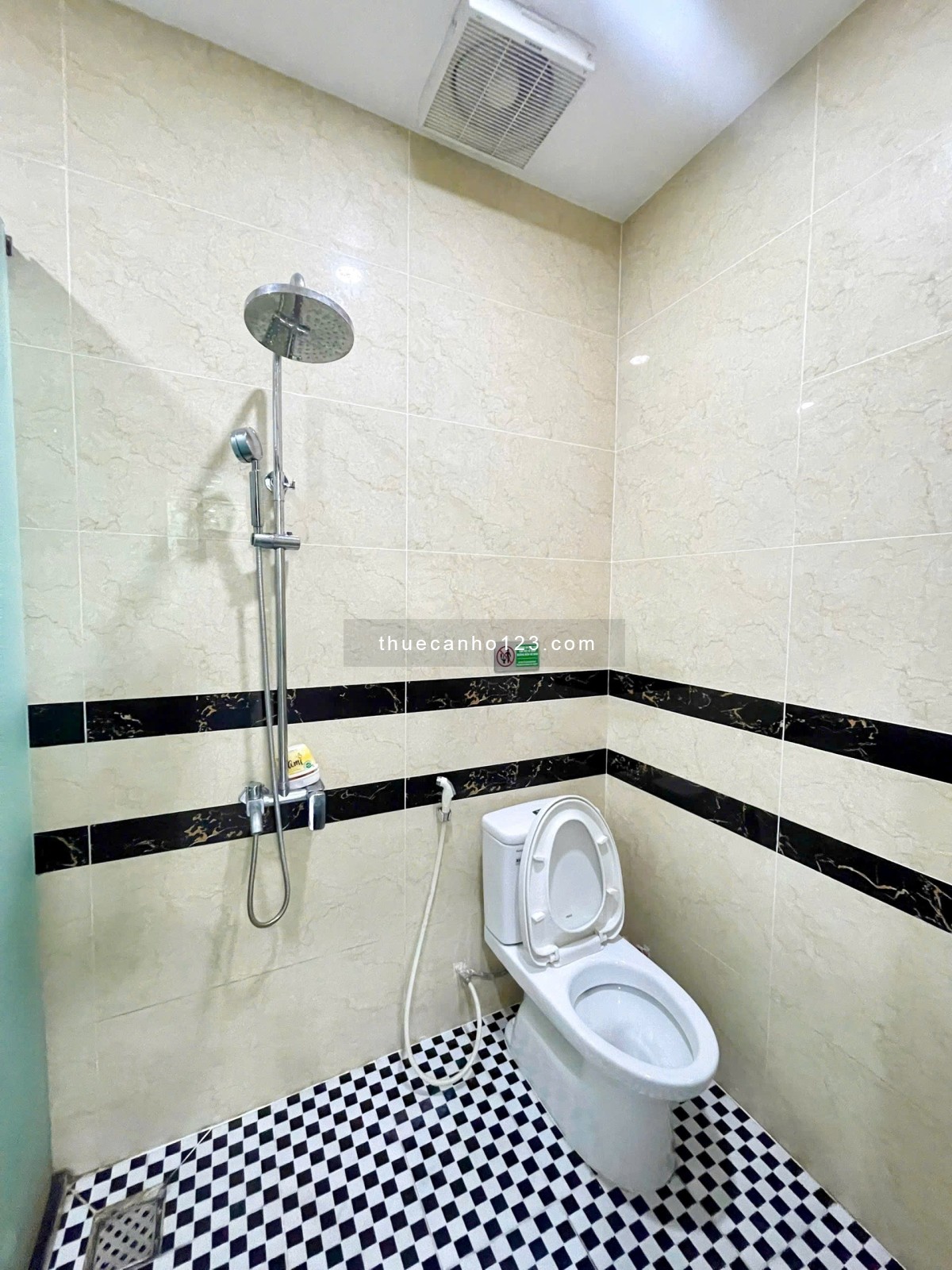 Căn Hộ 1PN Tách Bếp View Kính Có Thang Máy Gần Ngã Tư Bảy Hiền