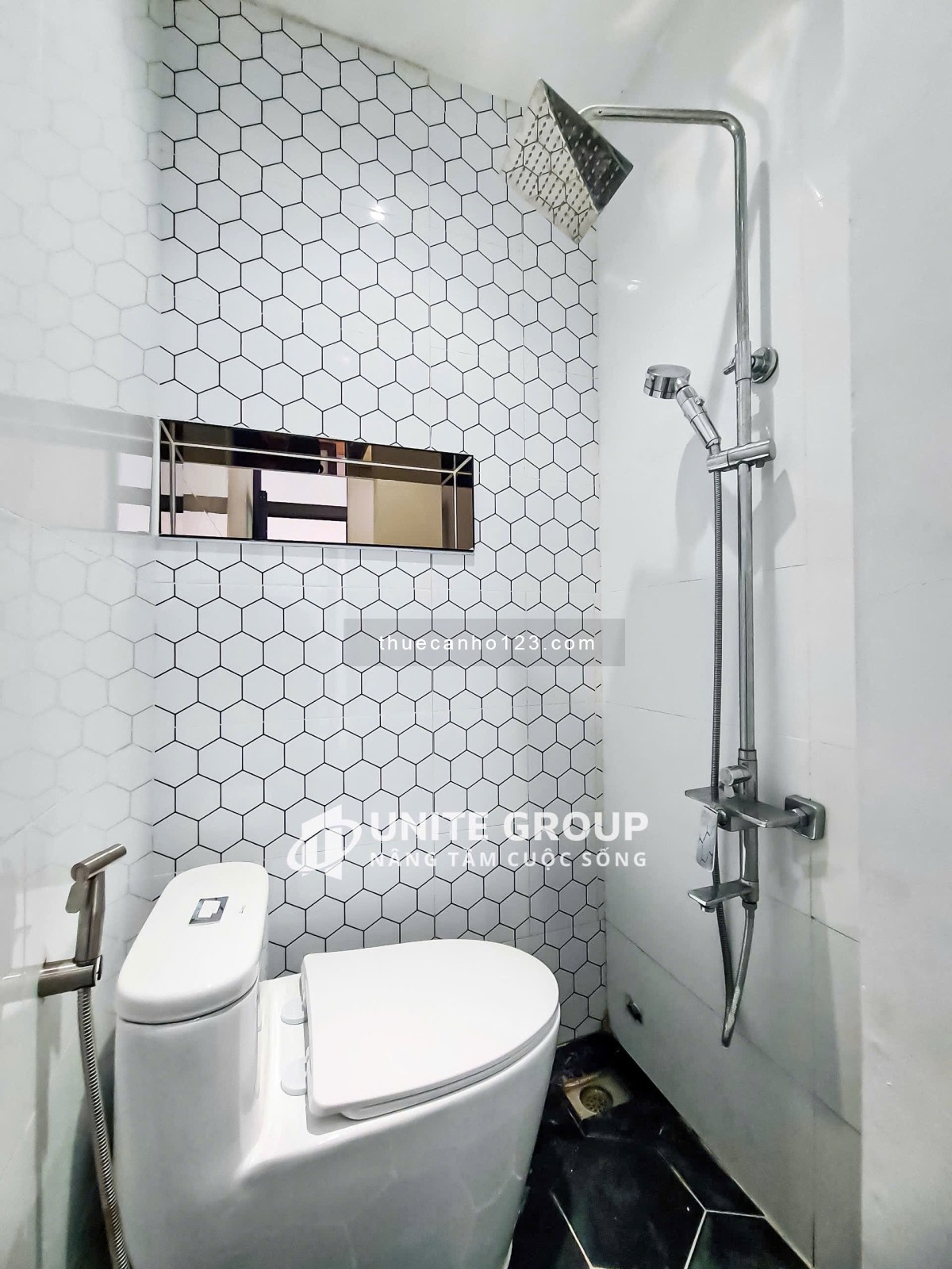 Căn hộ full nội thất có ban công ngay giữa trung tâm Tân Bình gần sân bay TSN