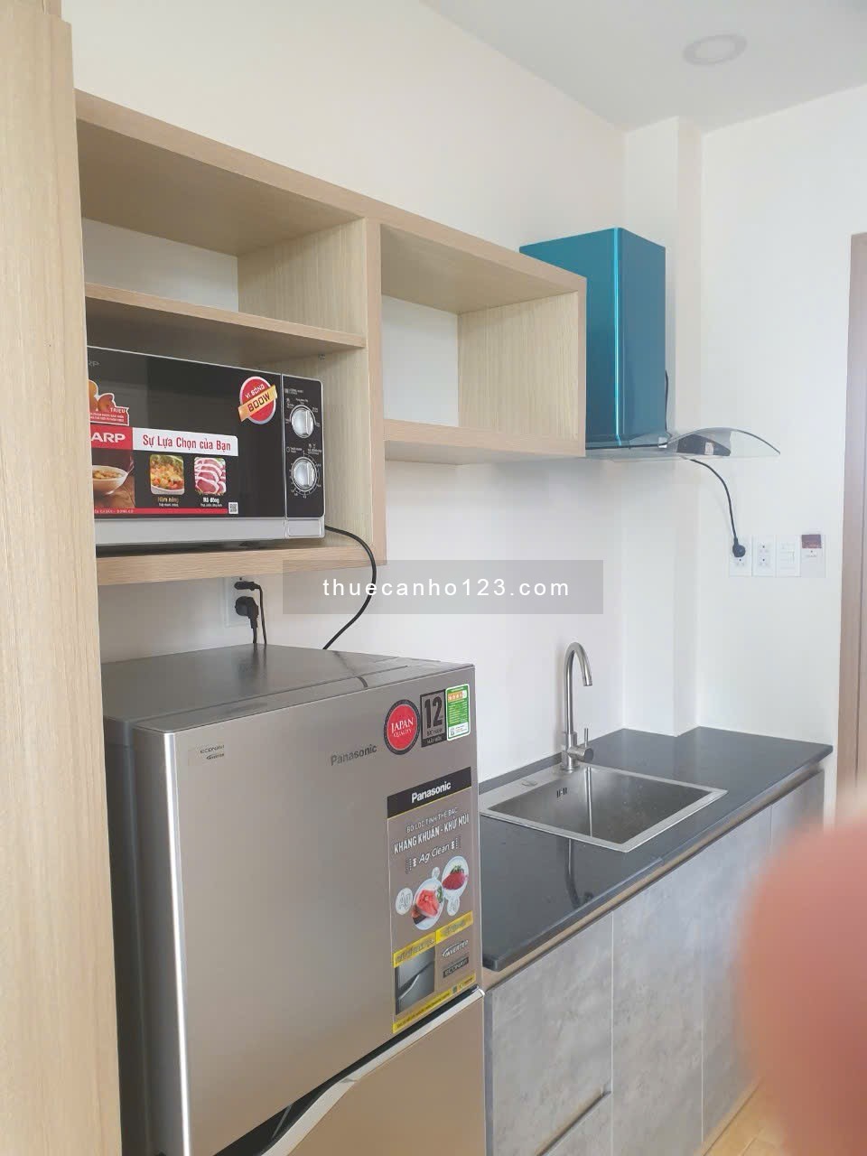 Căn hộ 1Pn ban công view bờ sông, full nội thất, khoá vân tay, gần Quận 1,3,PN,Hutech,Uef,Hồng Bàng