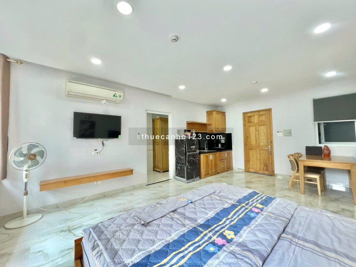 Căn hộ 1Pn ban công view city, Full nội thất máy giặt riêng, gần Landmark đi Q1,3 chỉ 5p