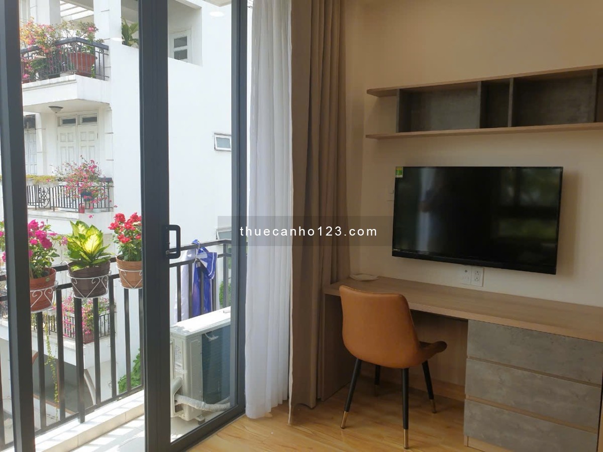 Căn hộ 1Pn ban công view bờ sông, full nội thất, khoá vân tay, gần Quận 1,3,PN,Hutech,Uef,Hồng Bàng