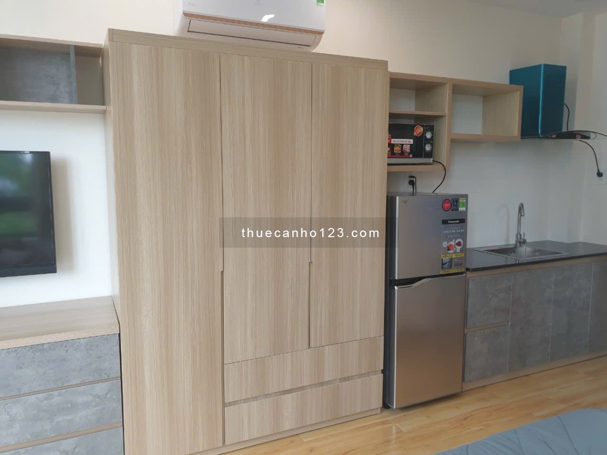 Căn hộ 1Pn ban công view bờ sông, full nội thất, khoá vân tay, gần Quận 1,3,PN,Hutech,Uef,Hồng Bàng