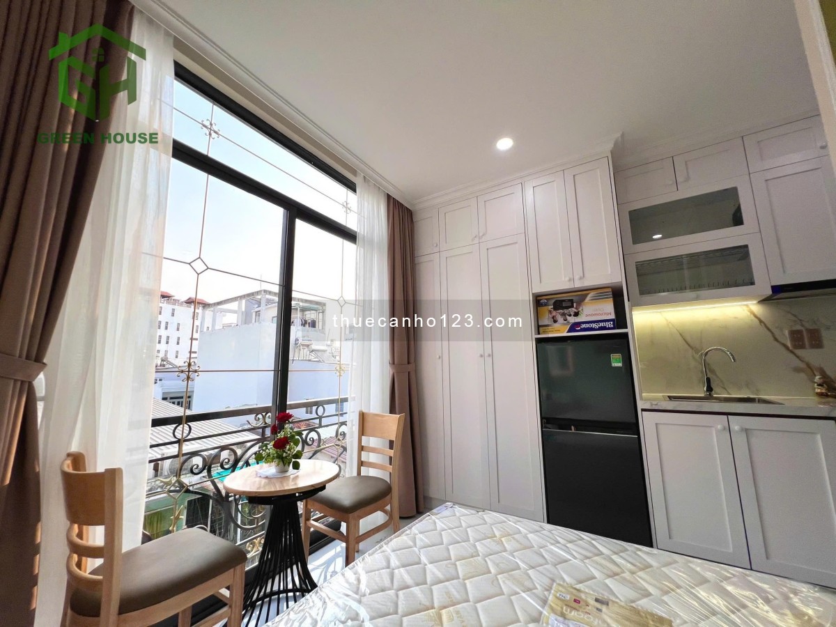 Studio 1Pn ban công, Full nội thất thiết kế thông minh, máy giặt riêng, gần Landmark, dễ đi lại Q1,3