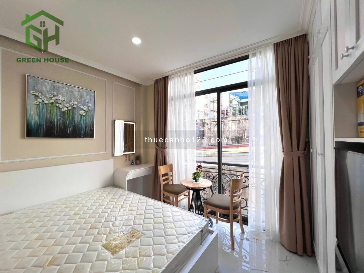 Studio 1Pn ban công, Full nội thất thiết kế thông minh, máy giặt riêng, gần Landmark, dễ đi lại Q1,3