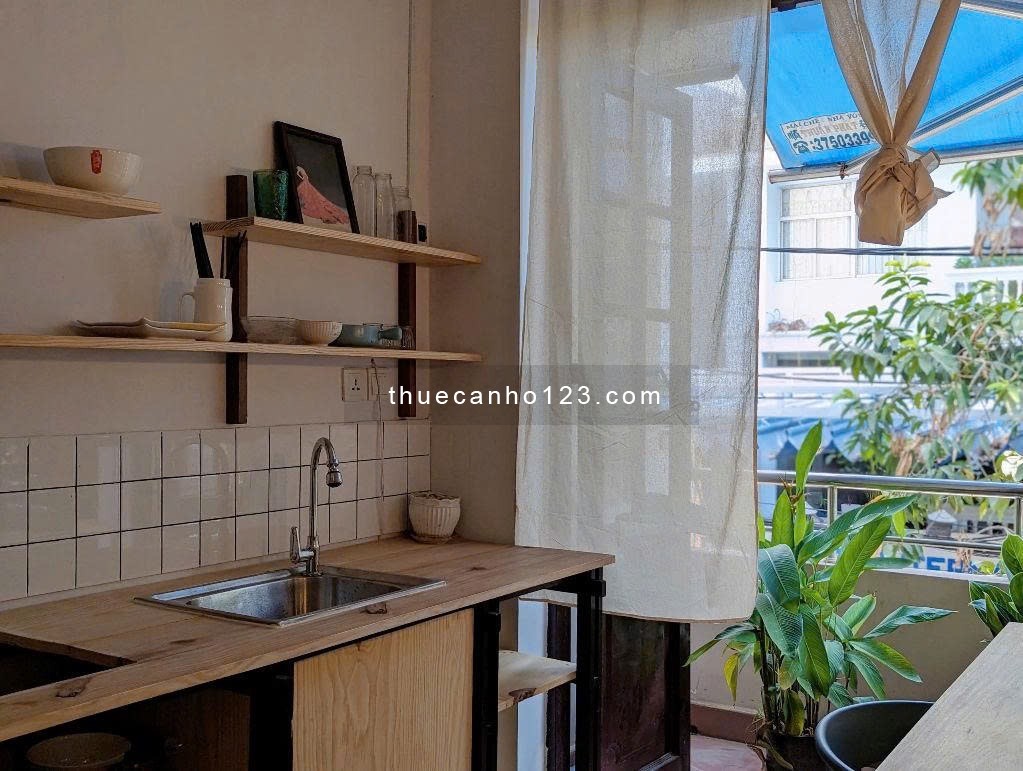 Cho thuê Duplex ban công mặt tiền gần sân bay Tân Sơn Nhất