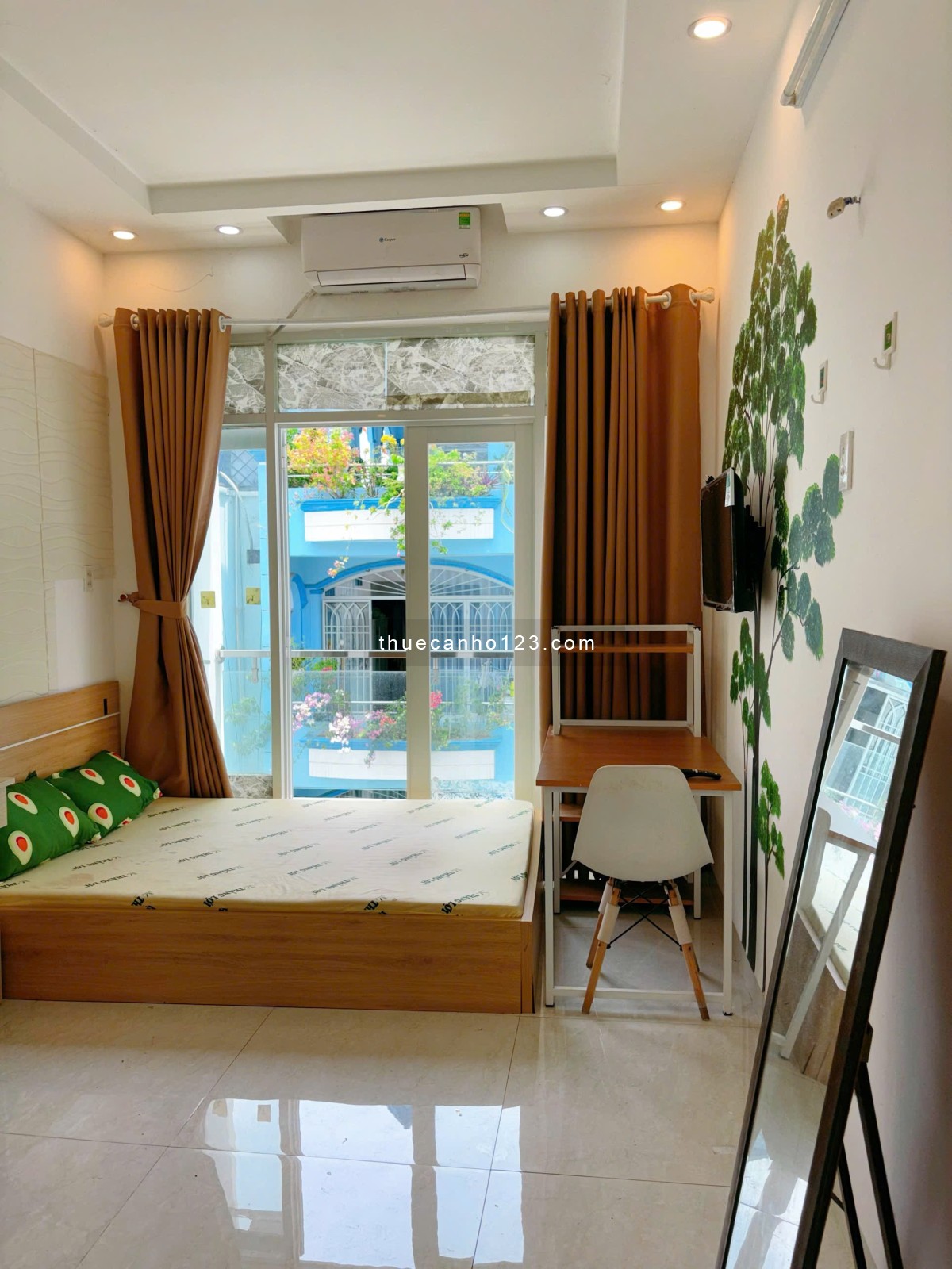 Cho thuê căn hộ - Studio cao cấp Q1