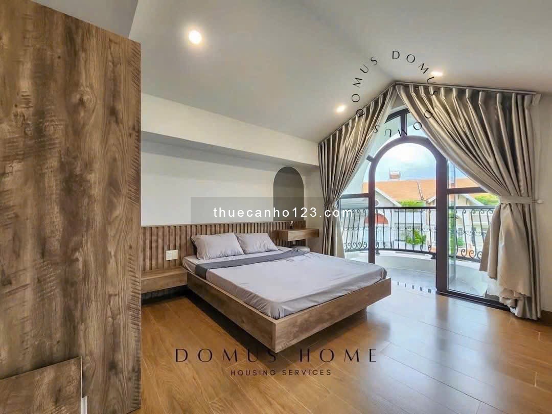 1PN LUXURY BAN CÔNG NGAY Q7 full nt ngay trung tâm Q7 full NT GẦN UFM, TDTU, RMIT, NTTU,UEH