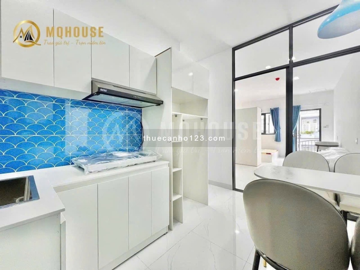 1PN LUXURY BAN CÔNG NGAY Q7 full nt ngay trung tâm Q7 full NT GẦN UFM, TDTU, RMIT, NTTU,UEH