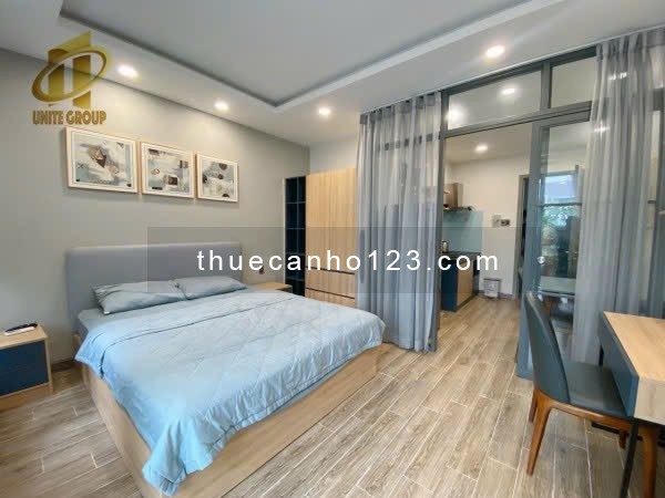 1PN LUXURY BAN CÔNG NGAY Q7 full nt ngay trung tâm Q7 full NT GẦN UFM, TDTU, RMIT, NTTU,UEH