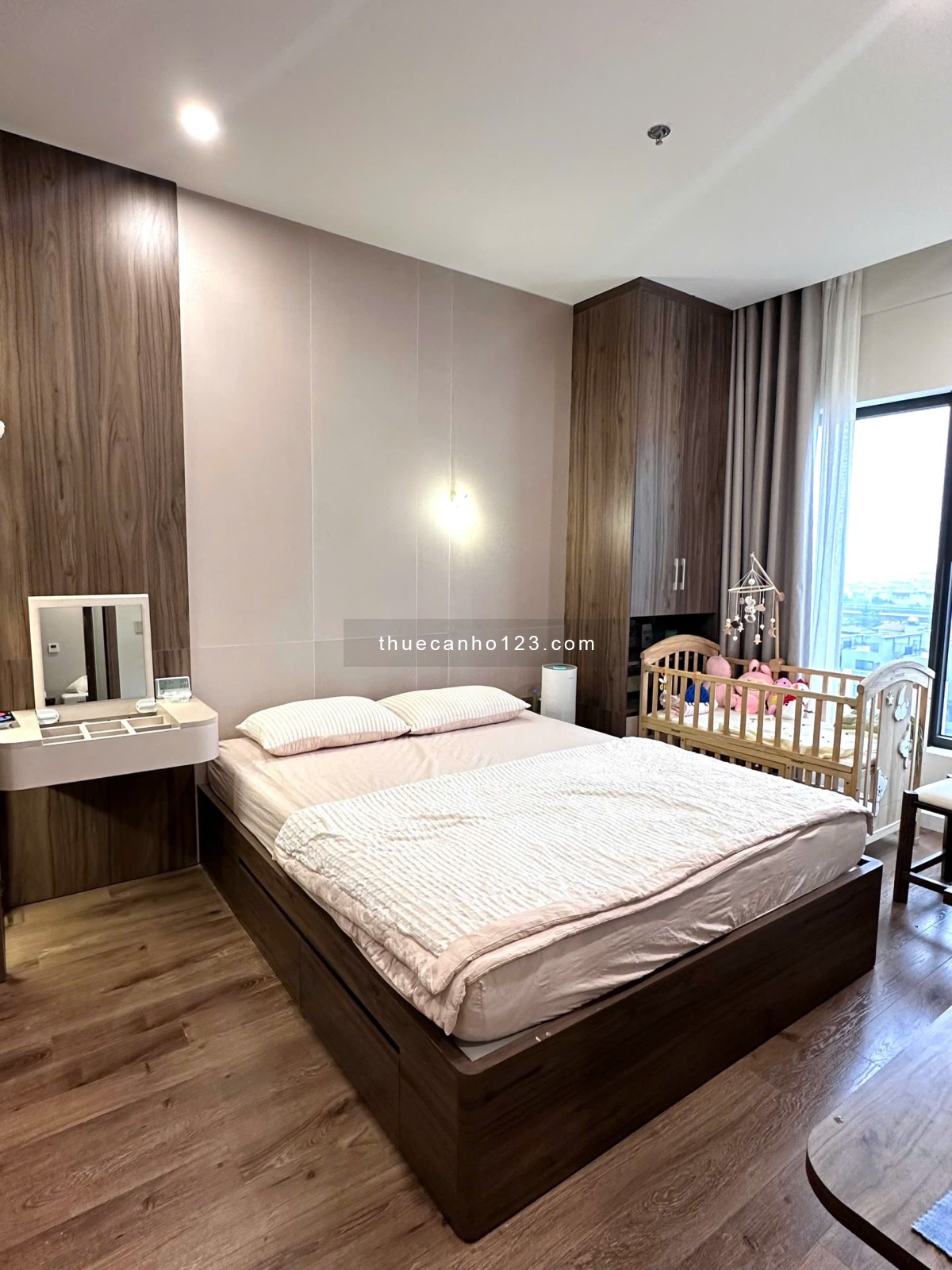 Cho thuê căn hộ cao cấp Hoàng Thành Pearl – 2PN,80m2 chỉ 15tr | 0974 999 811