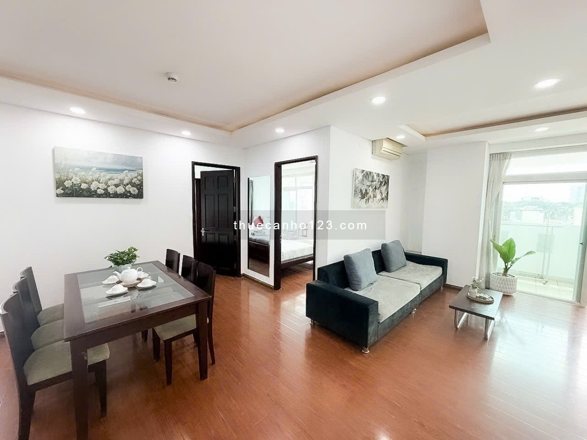 Cho thuê chung cư 2 phòng ngủ 2WC, ban công thoáng siêu bự, view sông cực đẹp, ngay cầu Ba Son Q1
