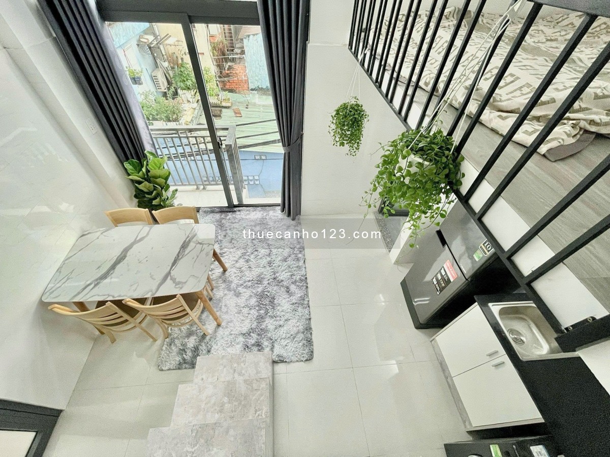 Dạng Duplex 1Pn ban công thoáng, Full nội thất, máy giặt riêng, bàn ăn, hầm xe, thang máy, vân tay